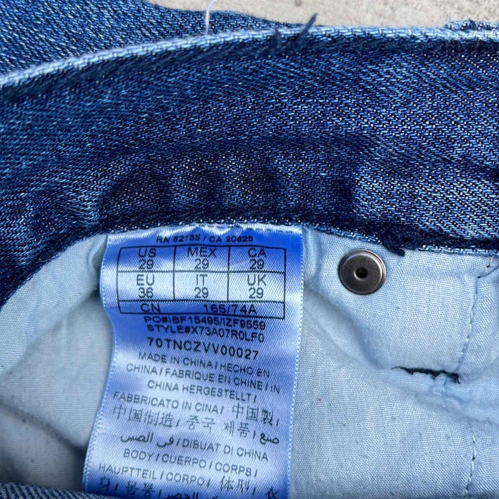 Guess Jeans Size 29 mens distressed/ holes - Picture 9 of 10